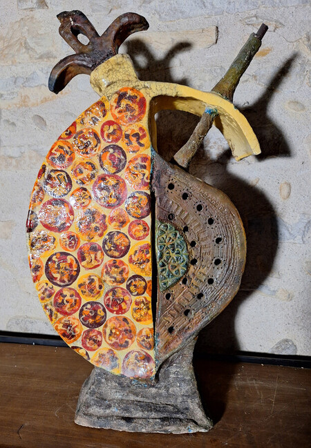 pot chapeaut&eacute;  terre &eacute;maill&eacute;e   ( 62 cm haut)                              380e