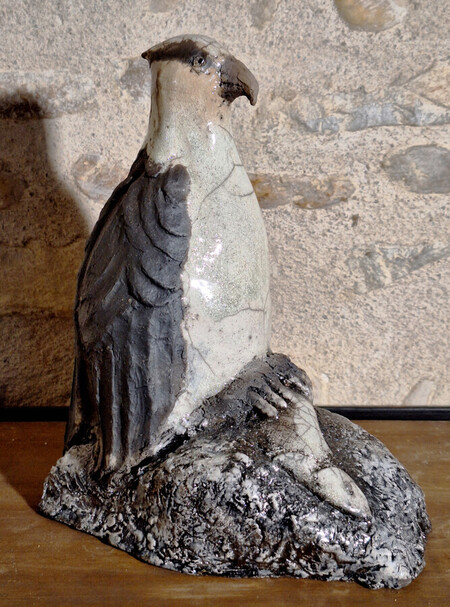 l aigle               raku    (28 cm haut)                                 260e